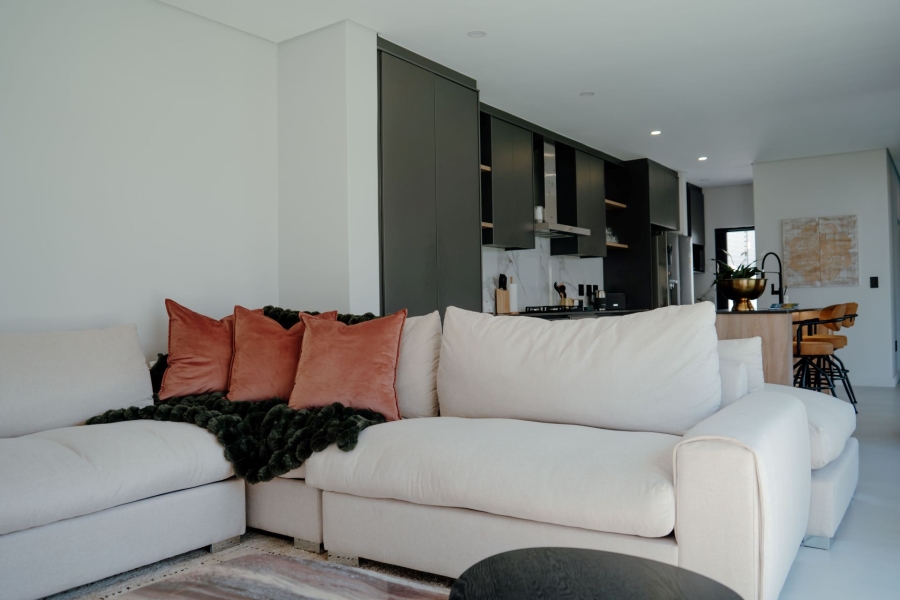 To Let 4 Bedroom Property for Rent in Sandown Western Cape